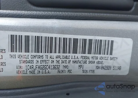 2016 Jeep Grand Cherokee Laredo z USA, uszkodzony, nr VIN 1C4RJFAG2GC413632
